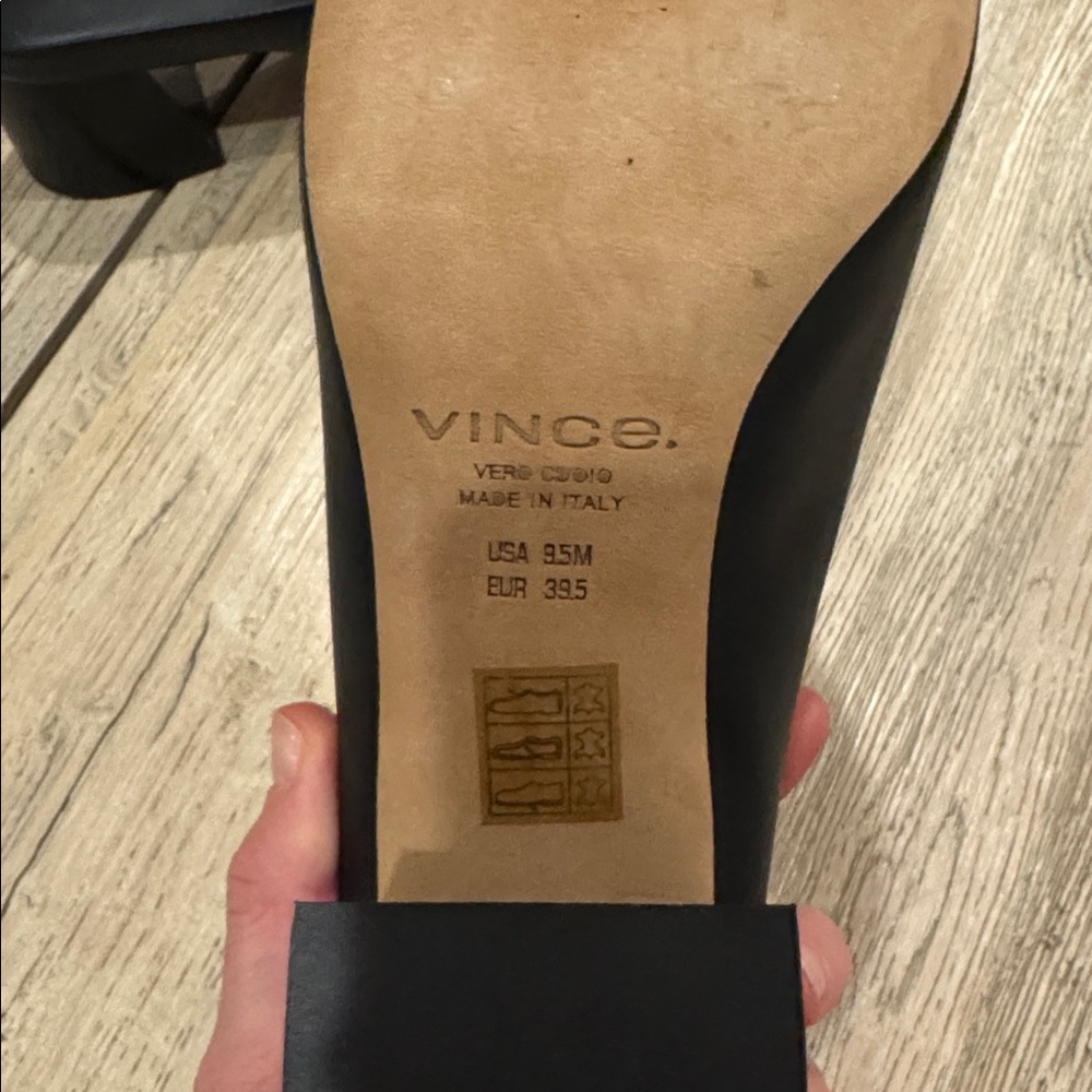 Vince Sleek Black Pointed Mules - Picture 3 of 4